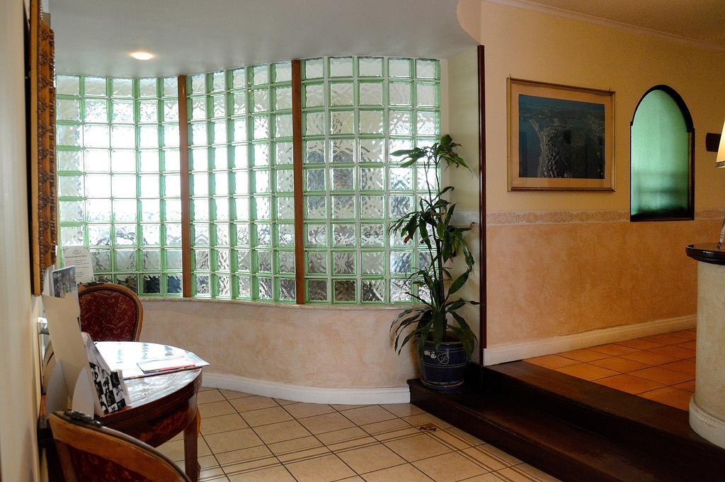 Albergo Delle Rose Pozzuoli Luaran gambar